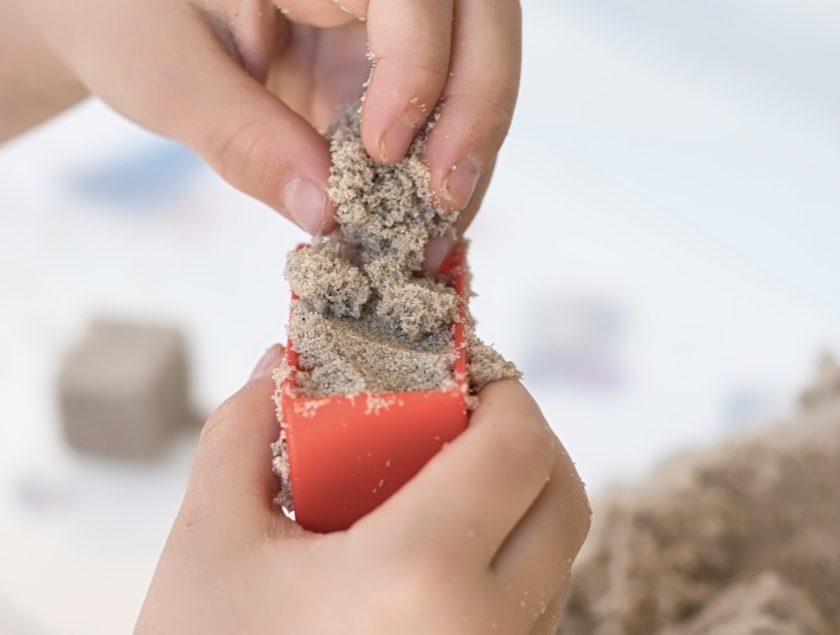 global-kinetic-sand-day-august-11