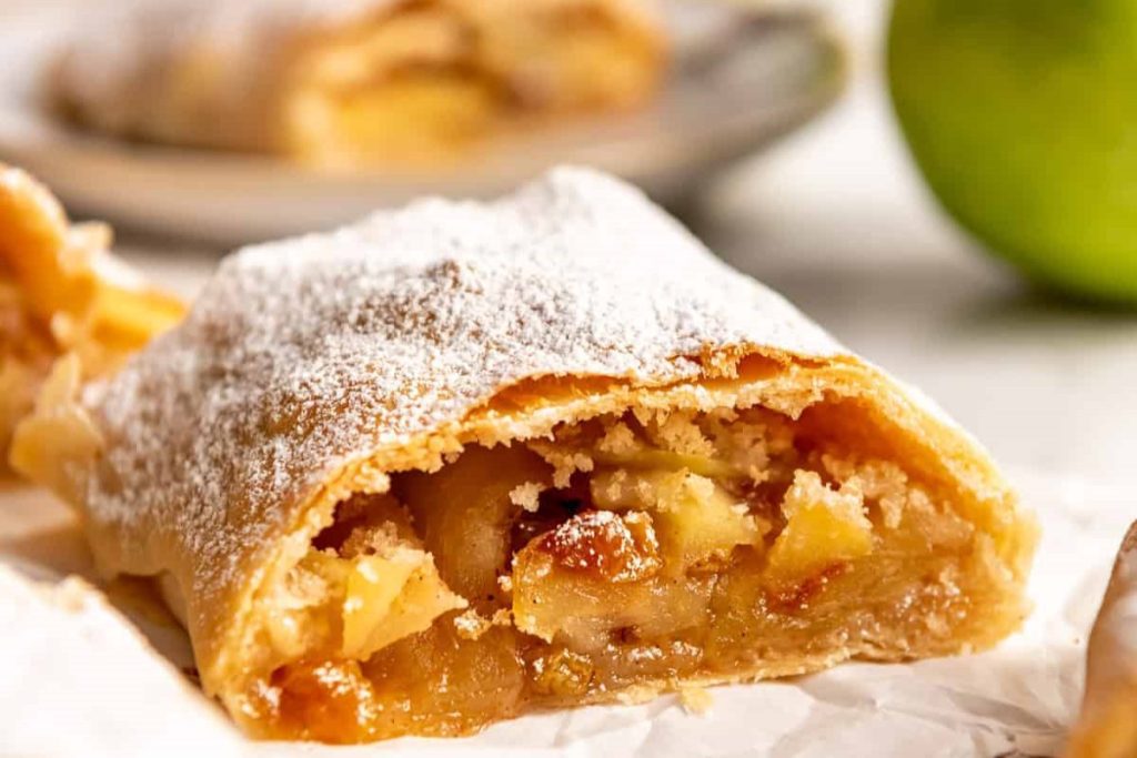 national-apple-strudel-day-june-17