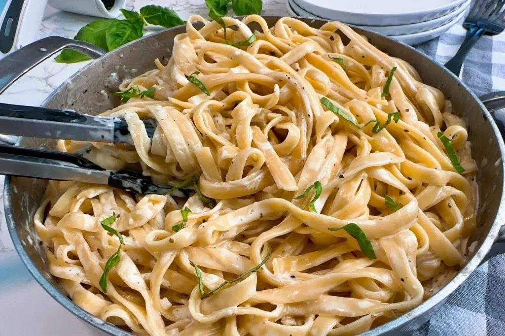 national-fettuccine-alfredo-day-february-7