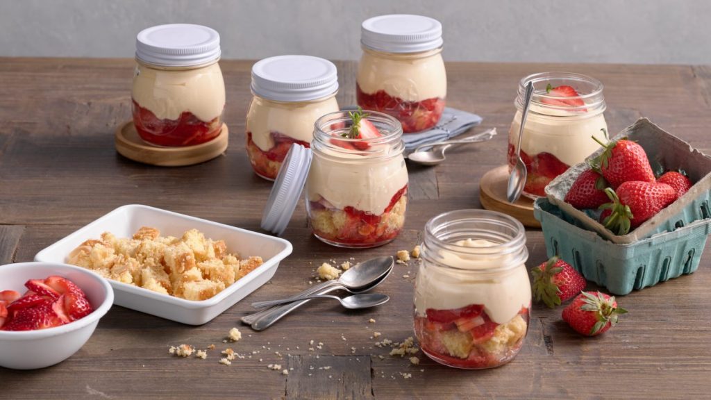 national-strawberry-parfait-day-june-25